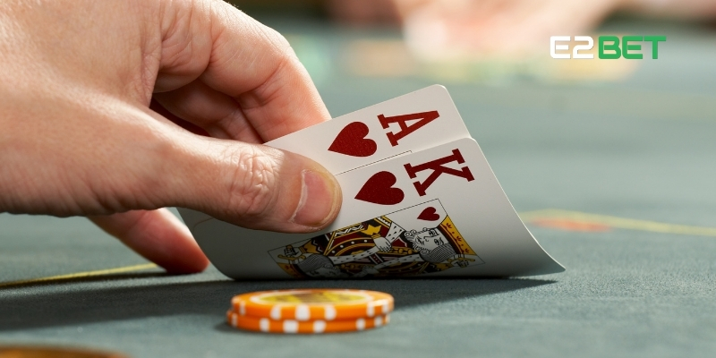 Cách Chơi Xì Dách Chi Tiết Từ A Đến Z Ai Cũng Có Thể Học Tại E2BET 3 Cách chơi xì dách offline và online chi tiết cho người mới
